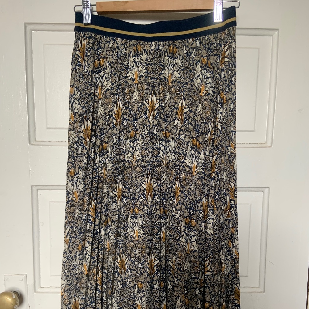 William Morris & Co.  print pleated midi H&M skirt